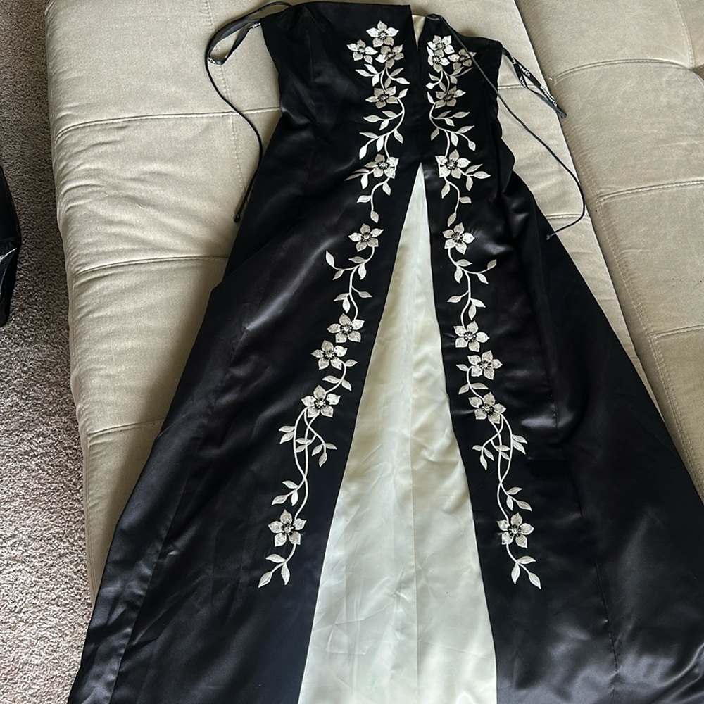 Morgan & Co. Women's Black and White Dress